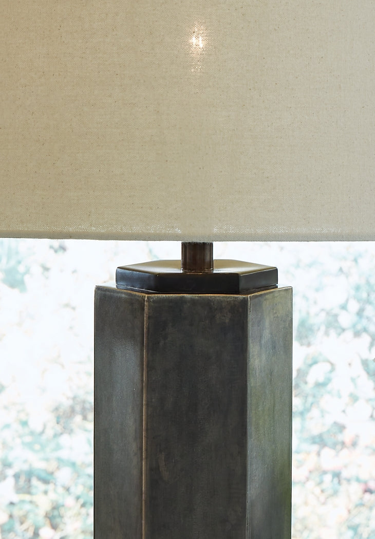 Dirkton Metal Table Lamp (1/CN)